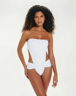 Kieza One Piece - White -Vix Paula Hermanny Sales Shop KiezaOnePiece front f8403d5e cd91 46ec 88b2 52c1cbfe2851 1